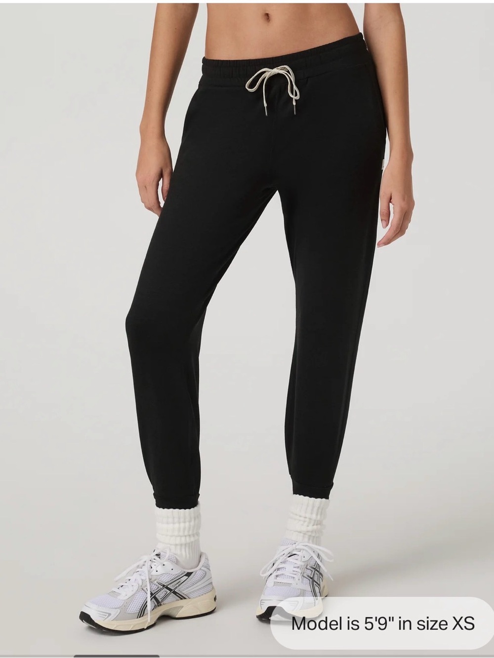 Vuori Performance Jogger in Black Womens size Medium